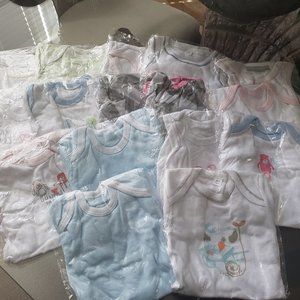New-INFANT ONESIES/BODYSUIT. Carter's Onesies, Teething Mittens